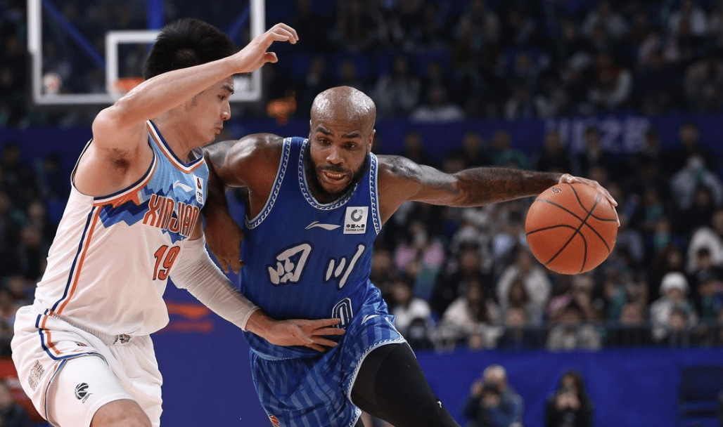 包含里程碑夜阿森纳手感冰凉，CBA常规赛赛后刷纪录，信心回归，年轻球员得到机会的词条