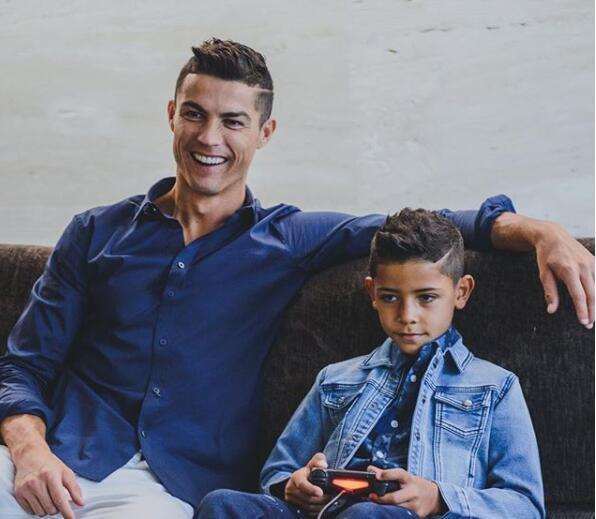 欧联赛前走向成谜，塞维利亚状态回暖，气氛紧张，训练强度明显提升的简单介绍